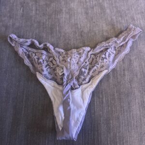 Våta sexiga string trosor