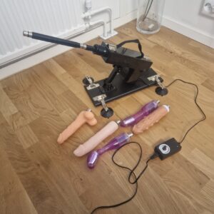 Sexmaskinen med några dildo