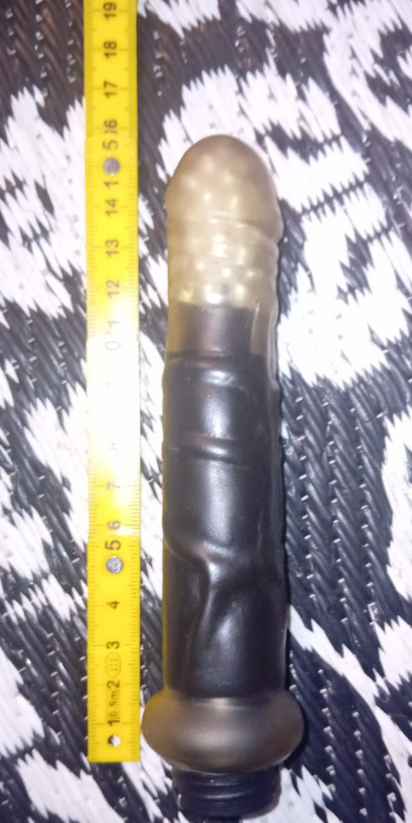 Snygg dildo med vibrator