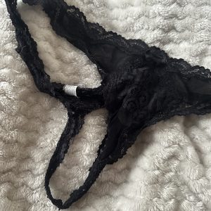Svarta tajta string
