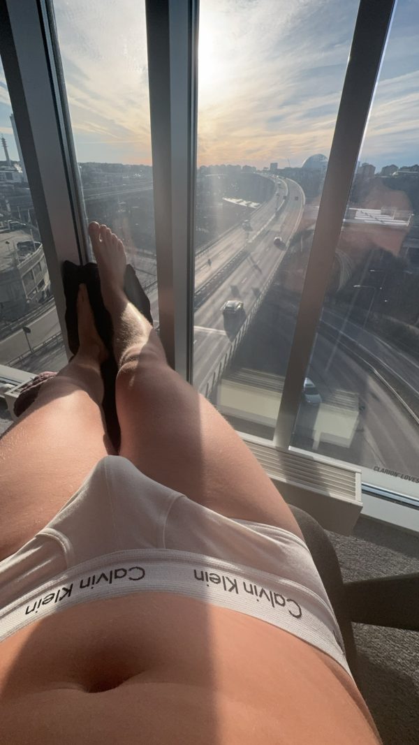 Utmanande bilder, sexiga underkläder eller nude