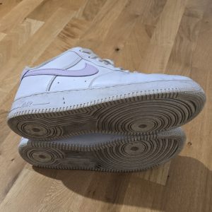 Nikes AF1 välanvända