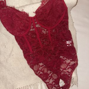Sexig röd spets body