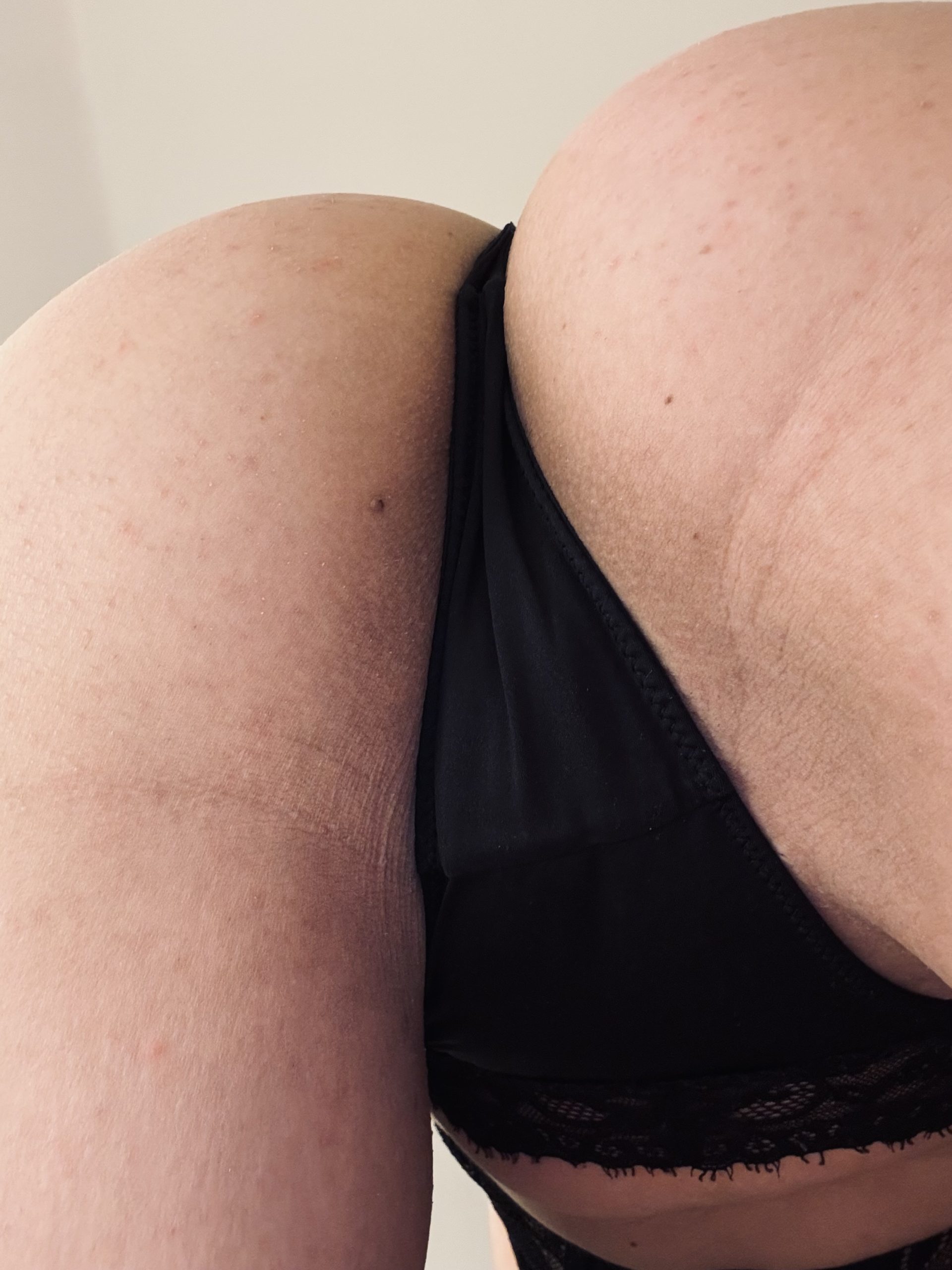 ANVÄNDA TROSOR/BILDER/SEXCHATT/VIDEOS