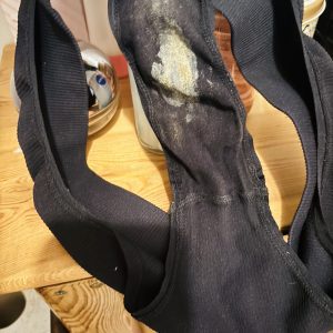 Använda fittdoftande kladdiga trosor