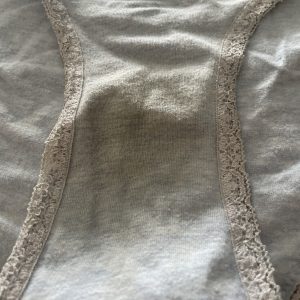 Ljusblå trosor med spets