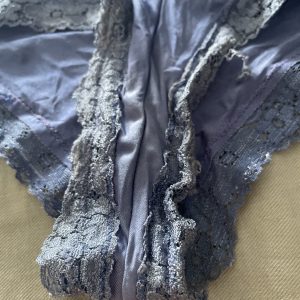 Mörkblå använda trosor