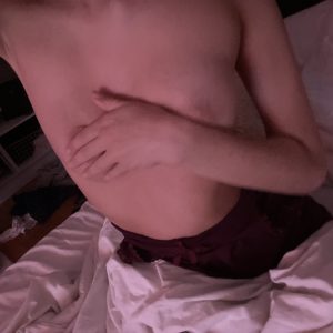 Sexig tjej med små bröst