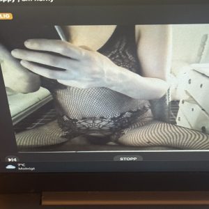 Kåt tjej säljer videos  CAM trosor
