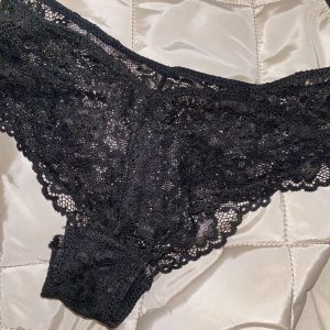 250:- paret eller 3 för 600:-