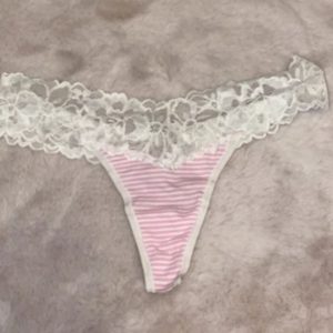 Säljer flera olika trosor. Klicka här för att se dom