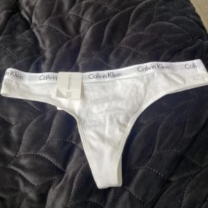 Säljer flera olika trosor. Klicka här för att se dom