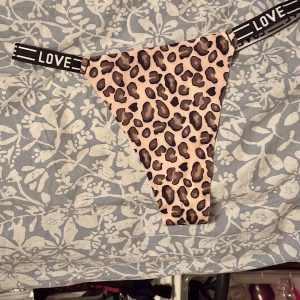 Använd mig. Blir våt av snuskiga män! Heter Gillarmassor på k.-i-.k