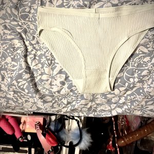 Använd mig. Blir våt av snuskiga män! Heter Gillarmassor på k.-i-.k