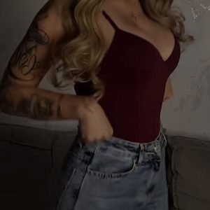 Kik sweetnicole2002 säljer trosor,CAM mm